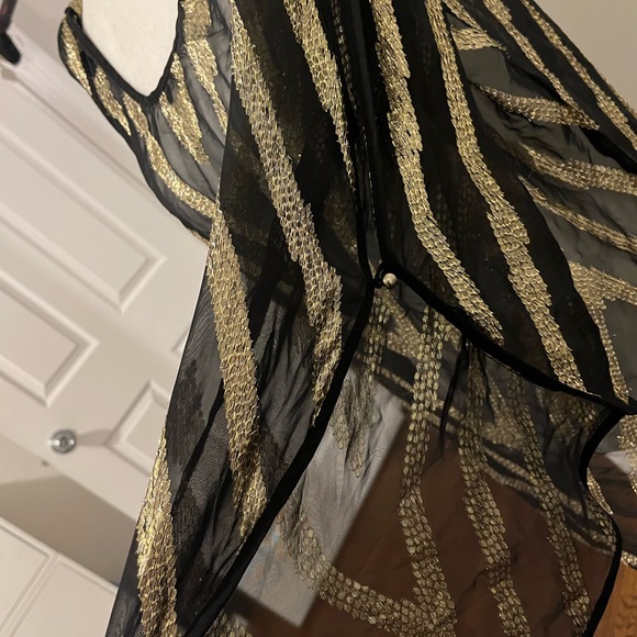 BEAUTIFUL GOLD a& BLACK SHEER TOP / COVER UP - Picture 5 of 8
